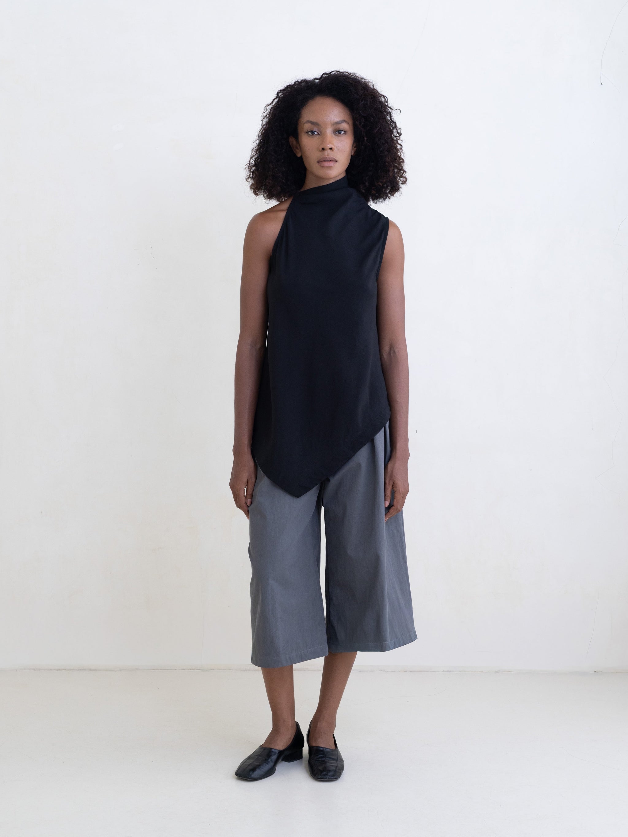 Well Top - Black