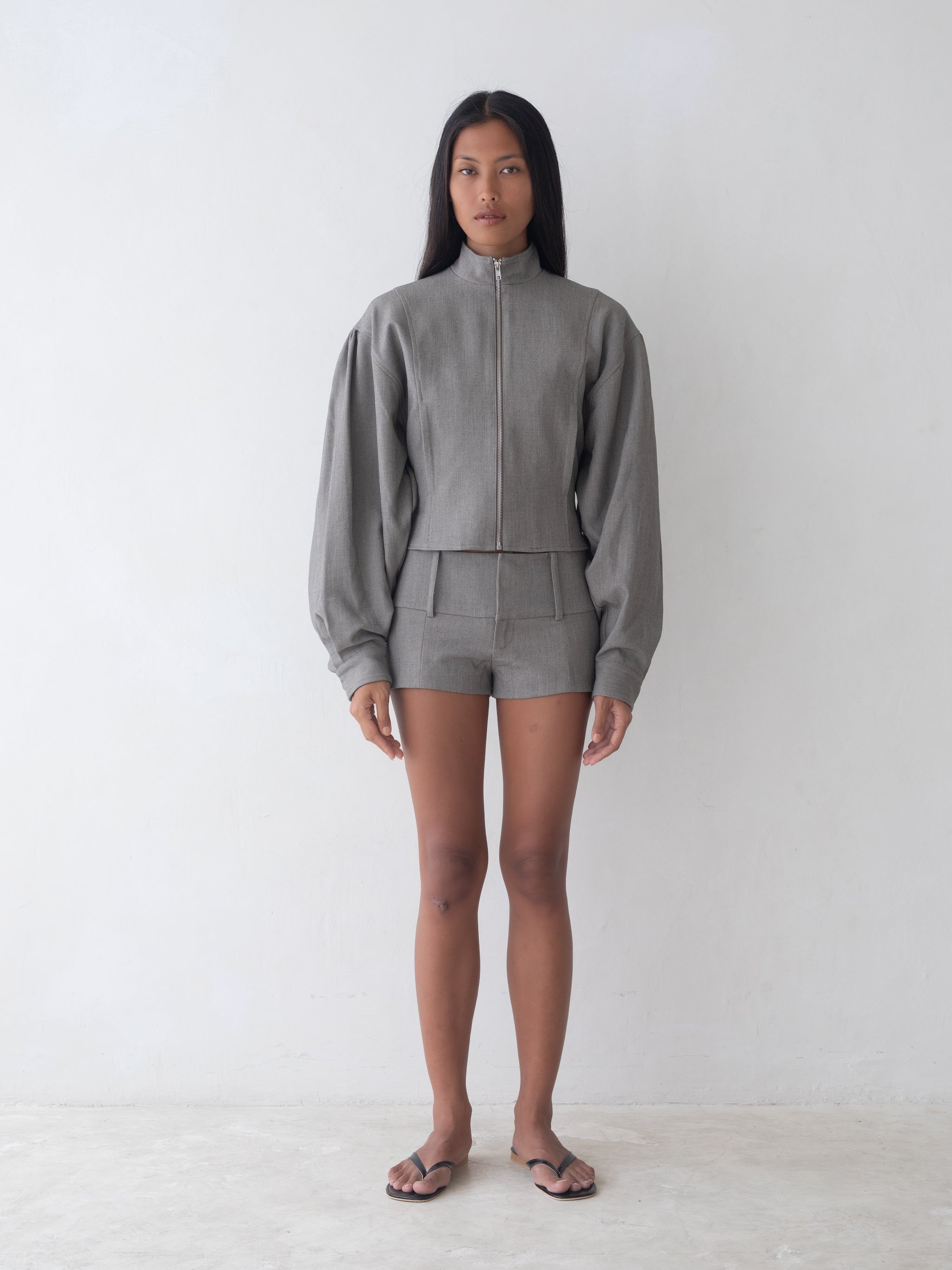 Finch Short - Warm Grey