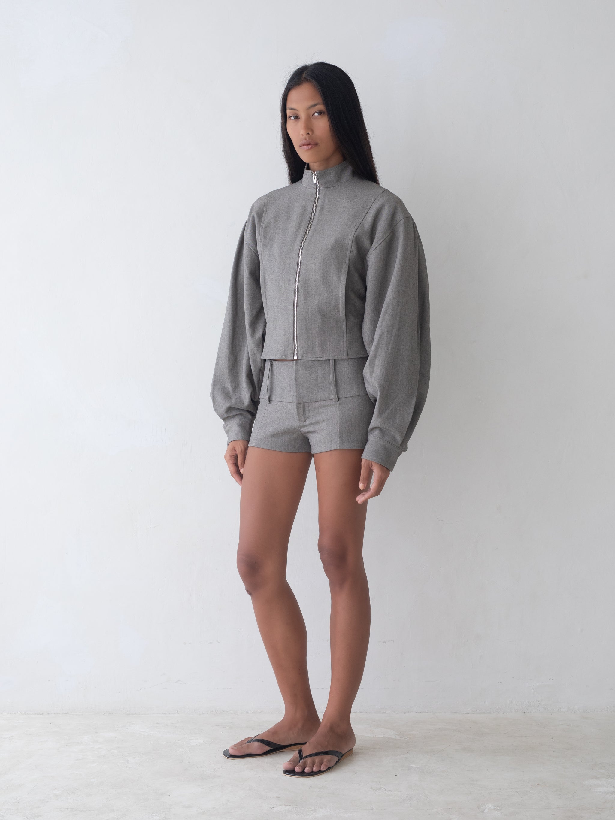 Finch Short - Warm Grey